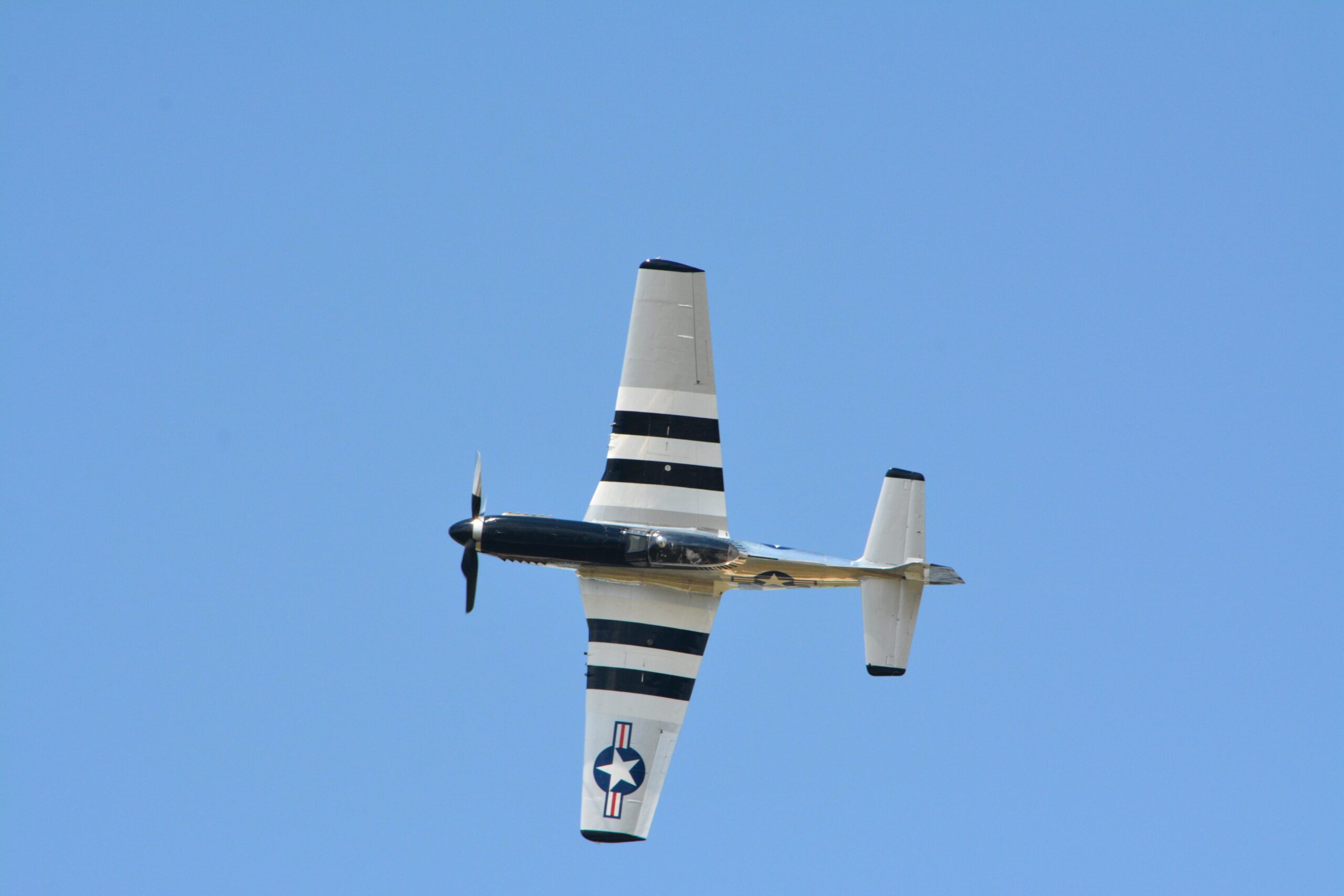 a plane flying in the sky. Thomas Mantell