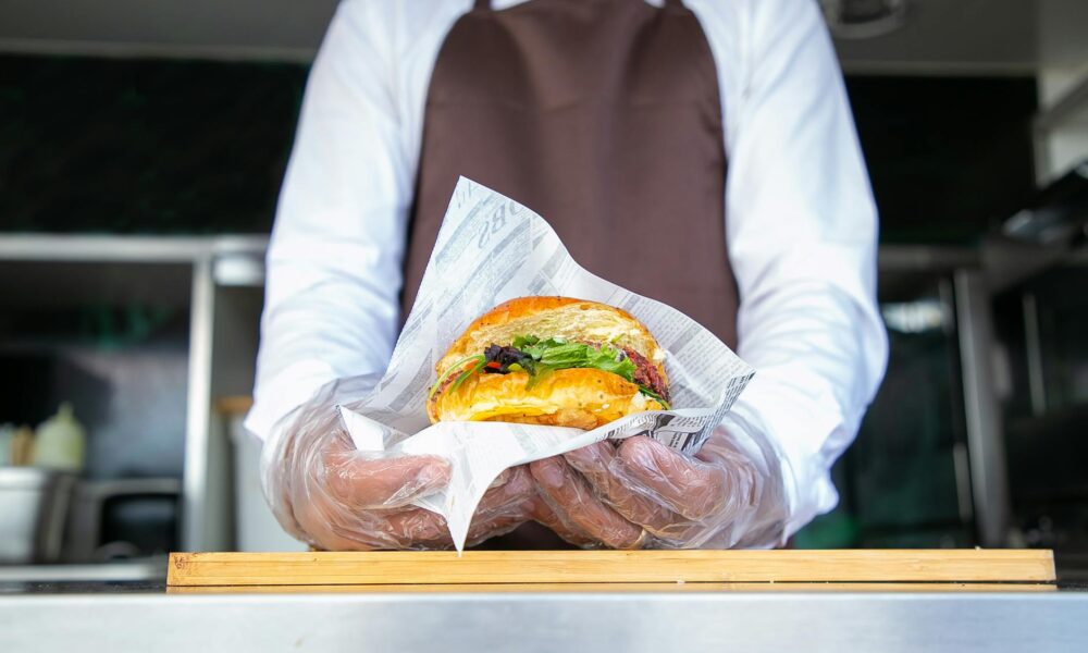 California minimum wage, fast-food industry, economic impact