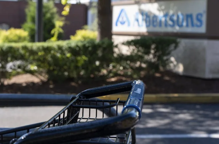 Albertsons is now suing the competitor that had tried to acquire it.